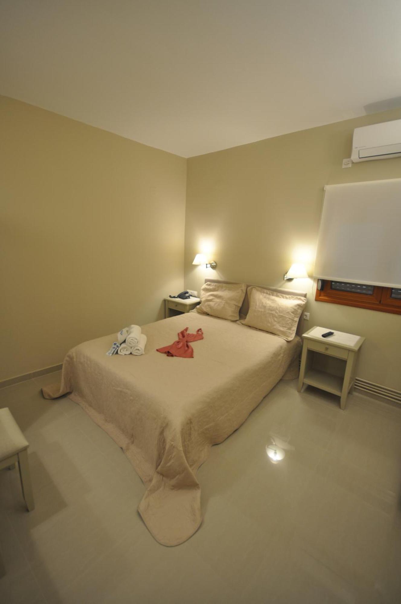 Ariadnes Holiday Accommodation Apidias Lakos Phòng bức ảnh