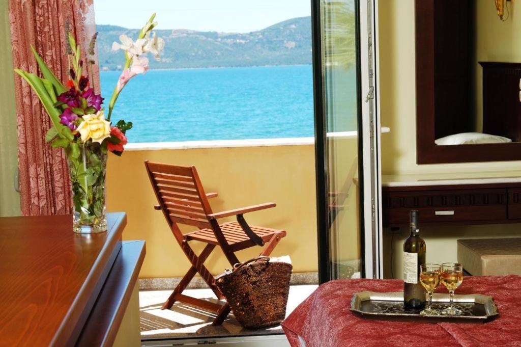 Ariadnes Holiday Accommodation Apidias Lakos Ngoại thất bức ảnh