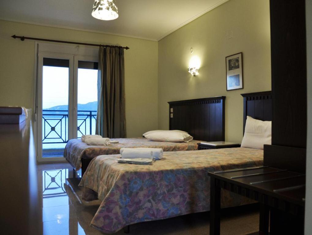 Ariadnes Holiday Accommodation Apidias Lakos Ngoại thất bức ảnh